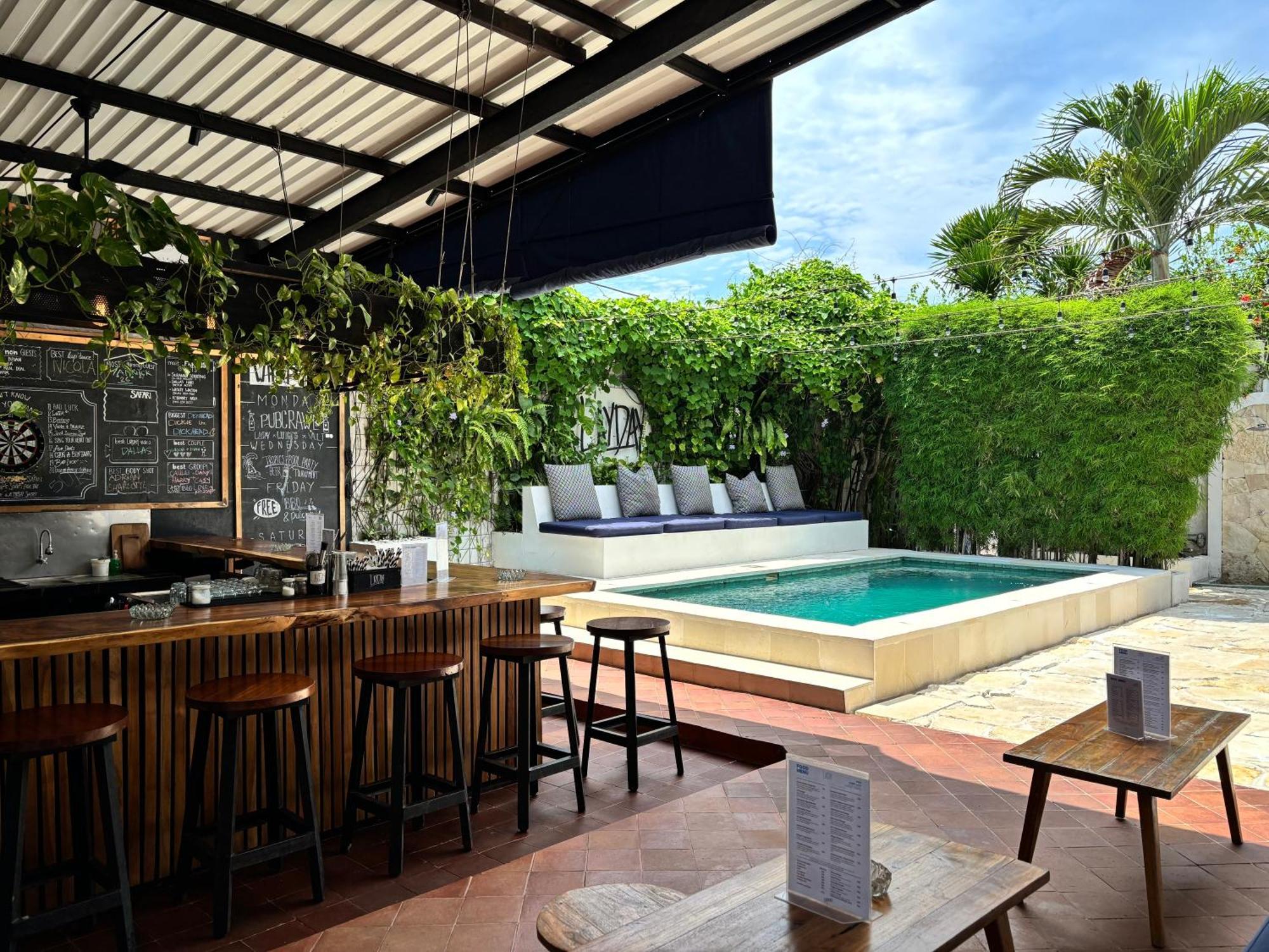 Lay Day Hostel Canggu Buitenkant foto